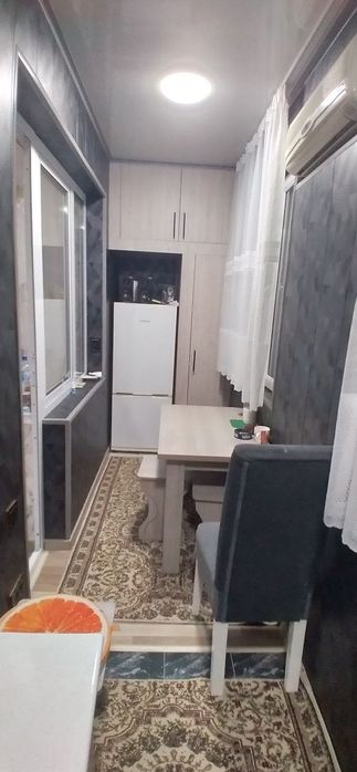Массив Феруза 3 . Продам квартиру одна переделана в 2х