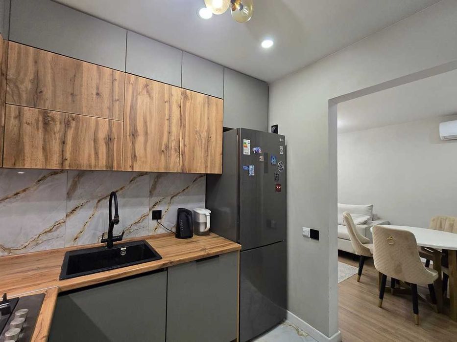 Продам 3ком. квартиру Ауэзова 64\4