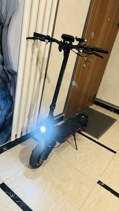 Продаю электросамокат Kugoo G2 PRO