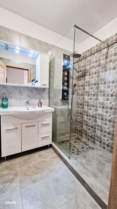 Apartament modern cu 2 camere, garaj, 49mp, etajul 2, zona Vivo