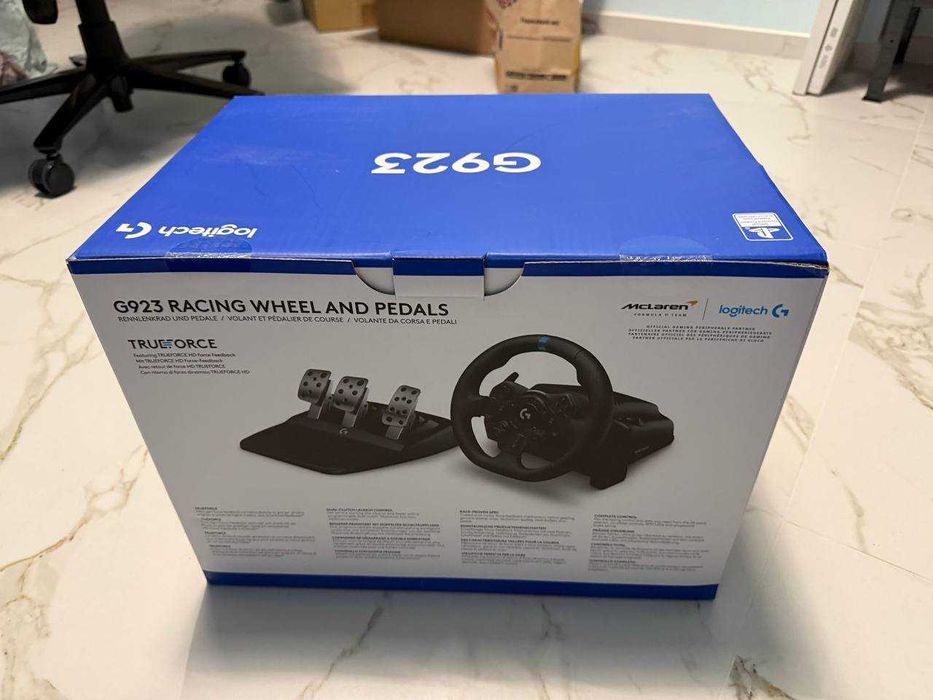Чисто нов волан Logitech G923 за компютъра и Playstation
