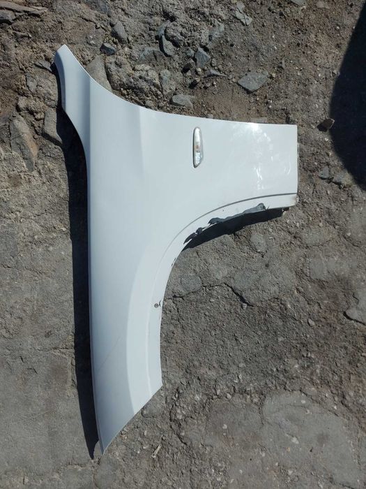 Преден ляв и преден десен калник за БМВ х1 Е84