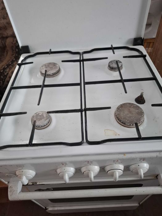 Продам газовую плиту