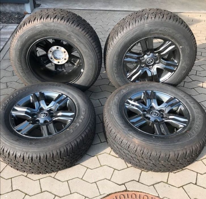 Jante cu anvelope originale Toyota