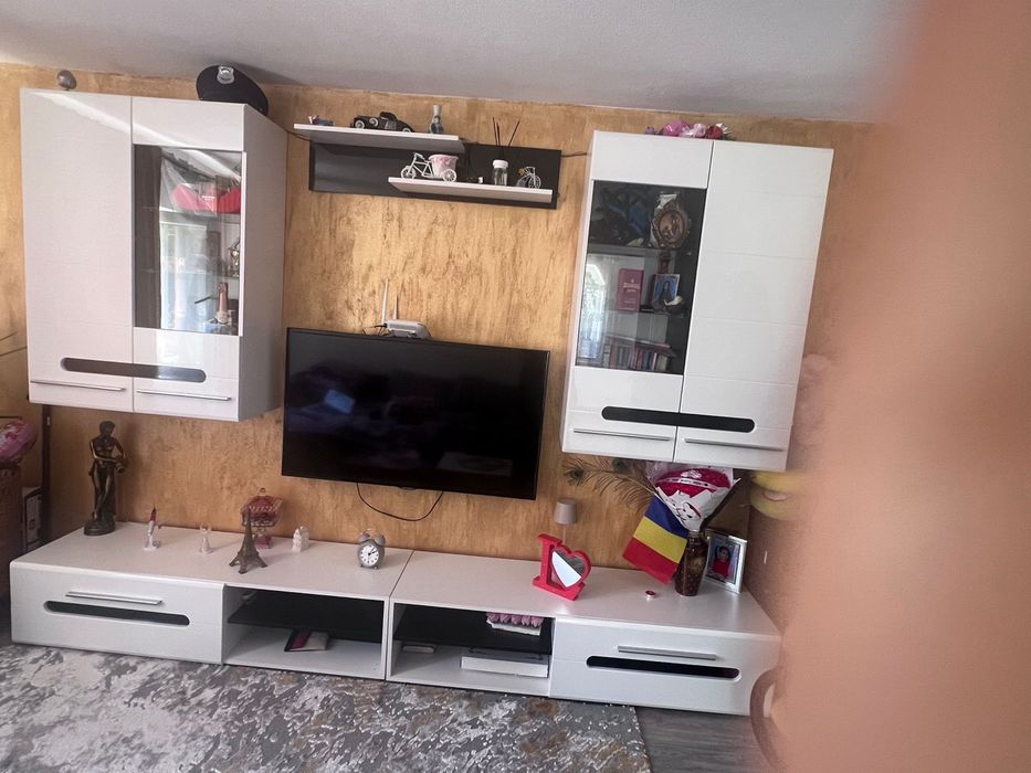 Vand coltar si mobila sufragerie