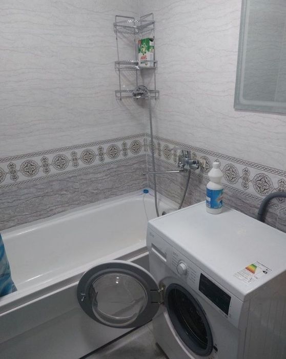 Срочно продаётся 2-комнатная квартира в районе метро Беруний.