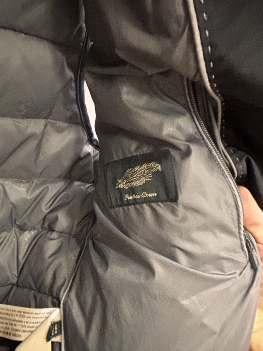 Massimo Dutti жилетка с пухом