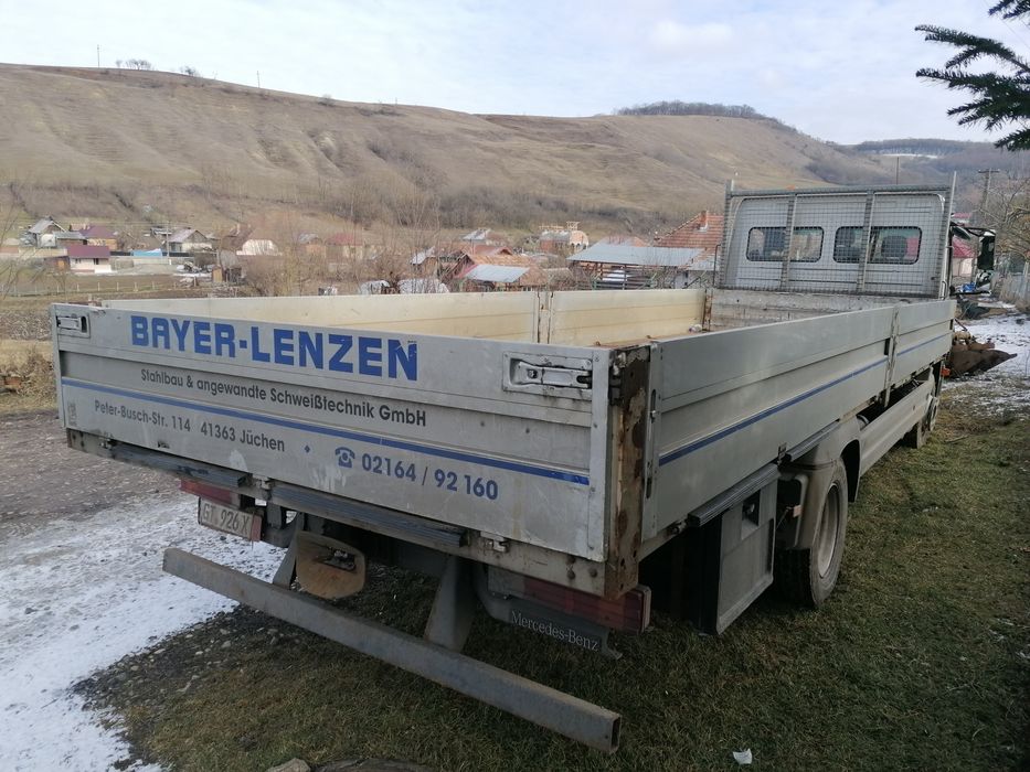 Vând Mercedes atego