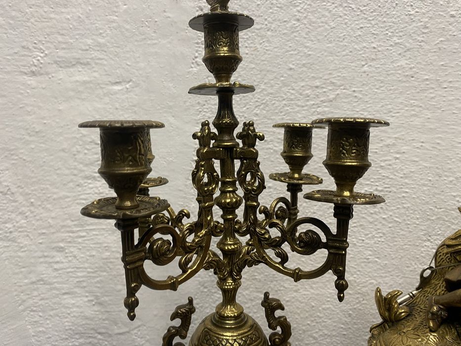 Френски каминен часовник от масивен месинг бароков часовник