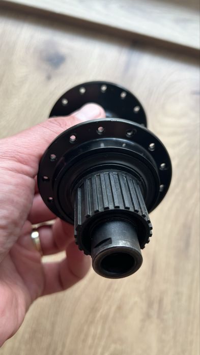 Butuc spate shimano mt510-B / disc shimano center lock 180 rt64