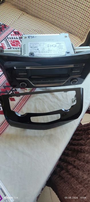 Продавам Радио,carplay и стойка за телефон на   Nissan Qashqai j11