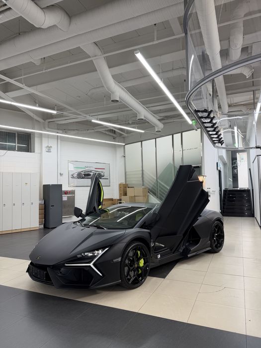 Lamborghini Revuelto 2026