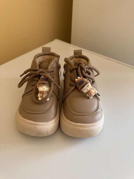 Продается зимний обувь