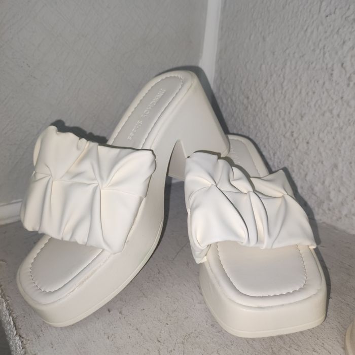 Босоножки новые!!!