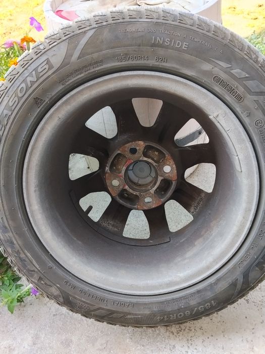 Гуми с джанти185/60/14(Audi)