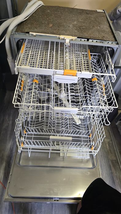 Съдомиялна Miele 60см