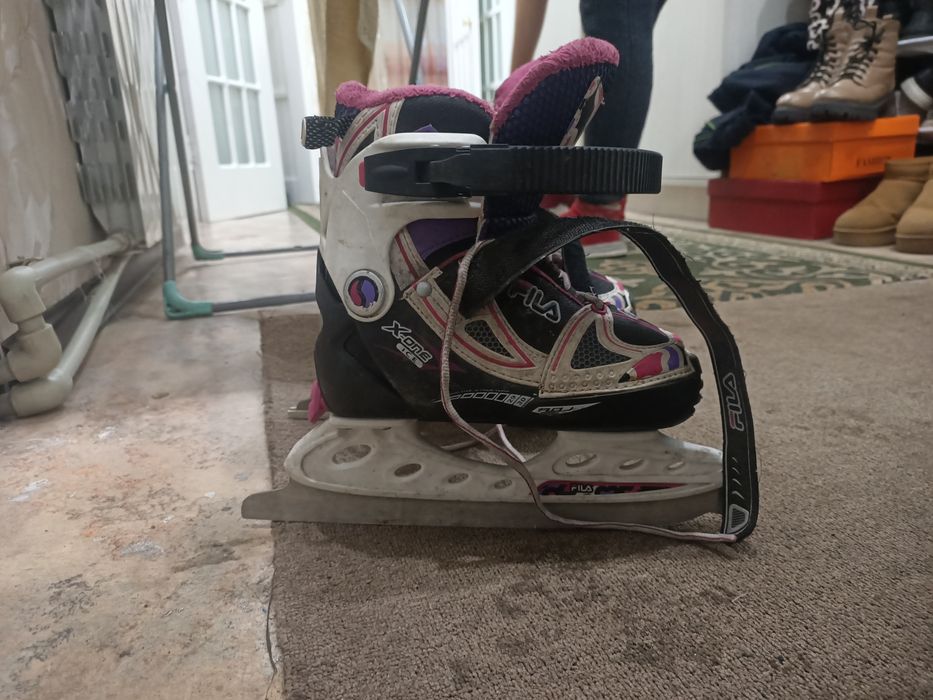 Продаю детские коньки розовые для девочек