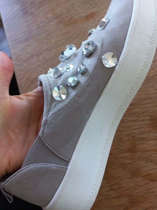 Дамски обувки Pull & Bear с етикет