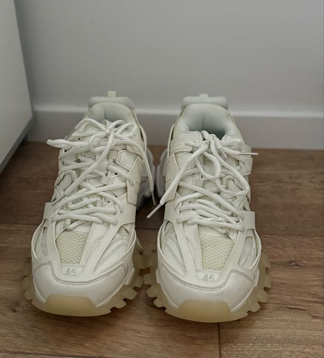 Balenciaga Track White Glow in the Dark- transparenti intuneric oferta