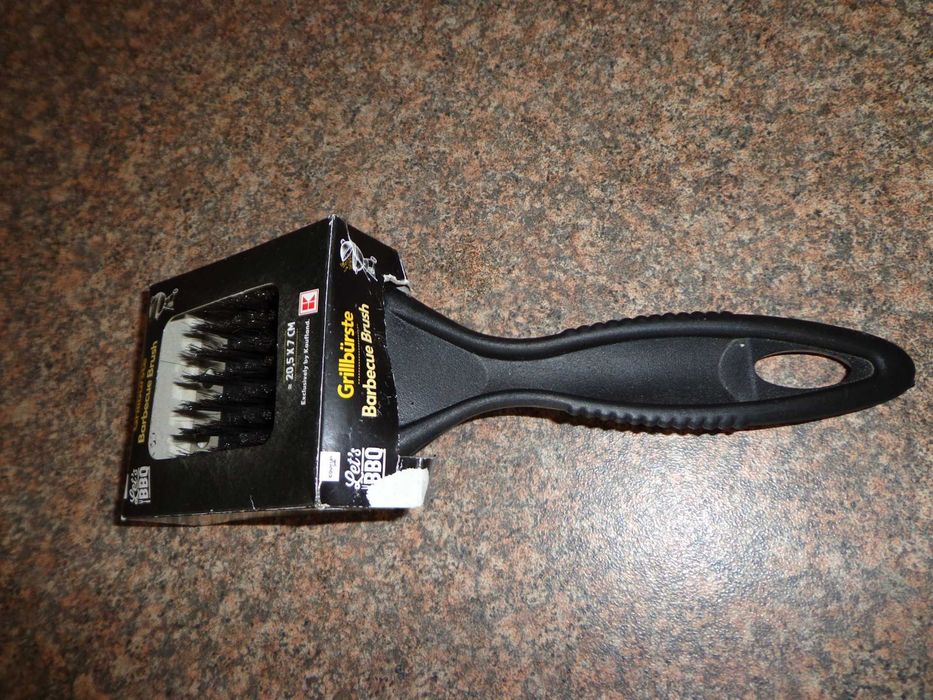 Четка за почистване на грил