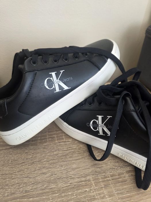 Обувки nike, calvin klein и guess