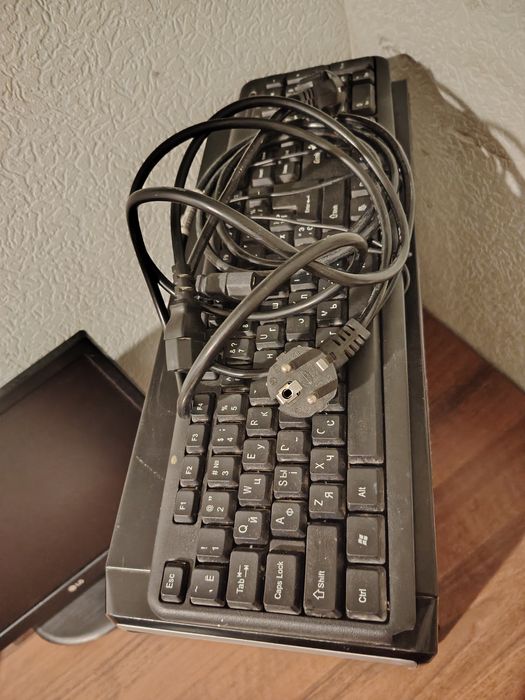 Манитор LG 19 и системный блок