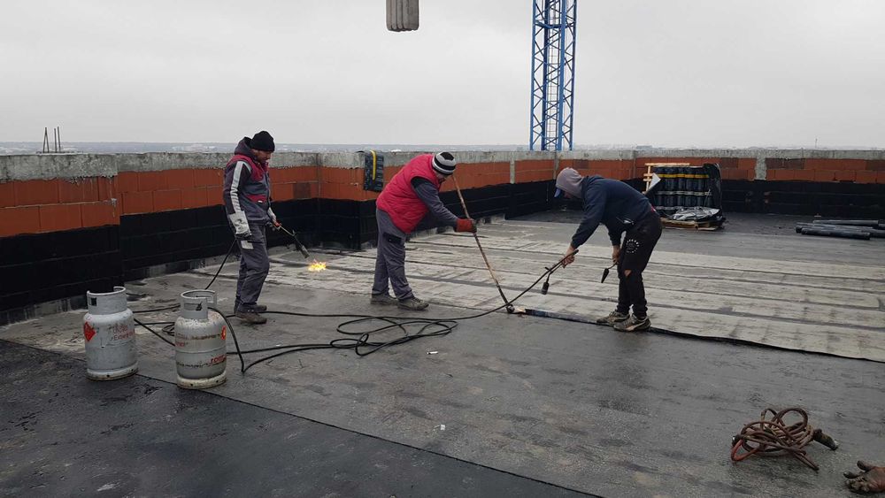 Spuma Poliuretanica + Hidroizolatii