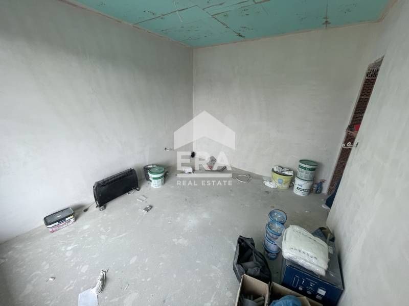 Продажба на тристаен апартамент