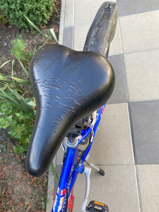 Bicicleta copii 7-12 ani + o trotinetă bonus
