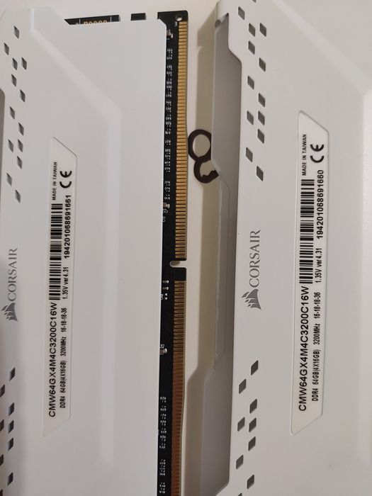32GB 3200Mhz CL16 - DDR4 рам памет