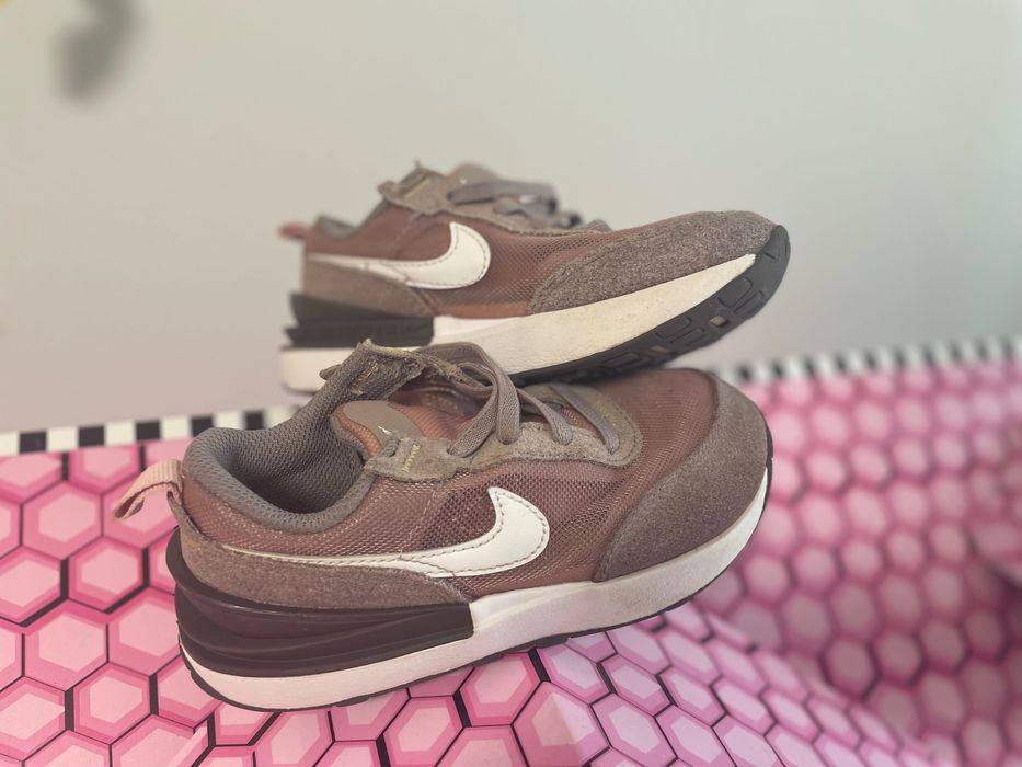 Удобни проветриви маратонки Nike 27н, подх за близнаци - 2 чифта, 20лв