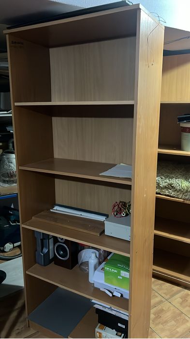 Продам Шкафы и столы не дорого бу