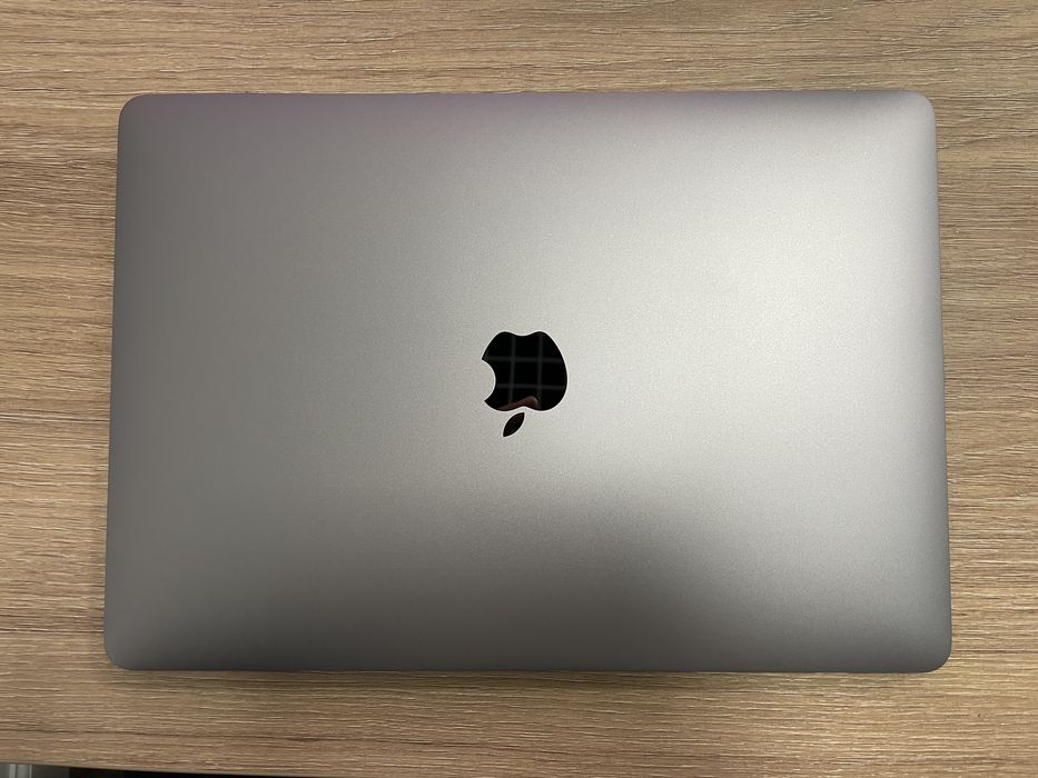 Macbook Air M1, 256 гб SSD, 8 гб ОЗУ
