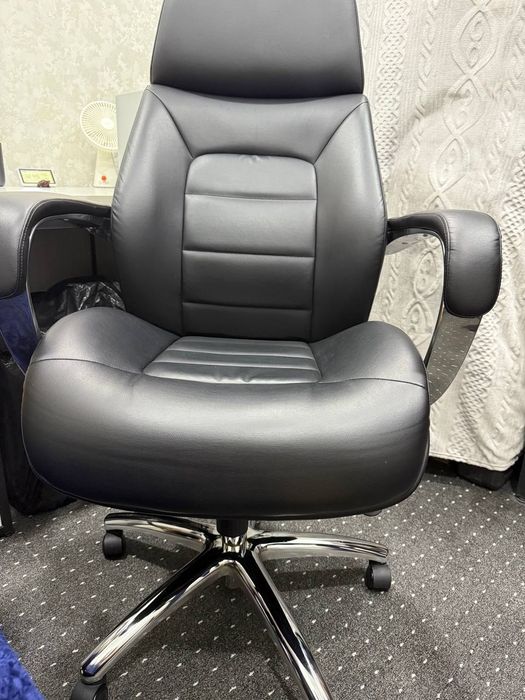 Кресло Dafna для офиса Срочно продам