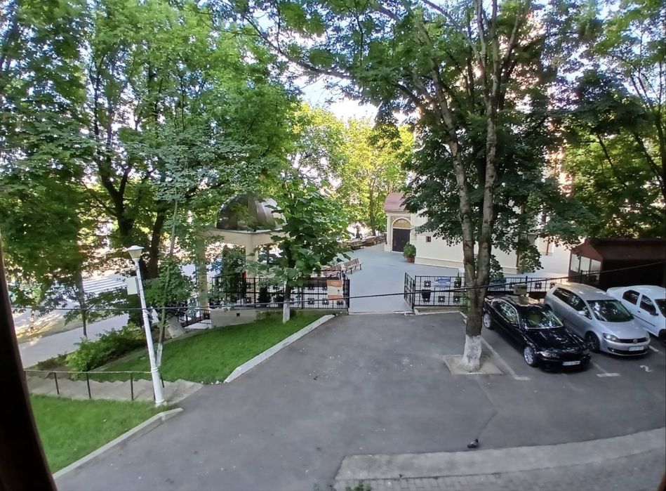 Garsoniera suprafață de 32 m  (tatarasi) str.Vasile Lupu nr.114  A3 Tronson 1 etaj 1 cu centrala termica noua.