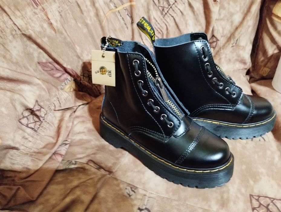 Черни кожени ботуши с платформа,стелка 245мм