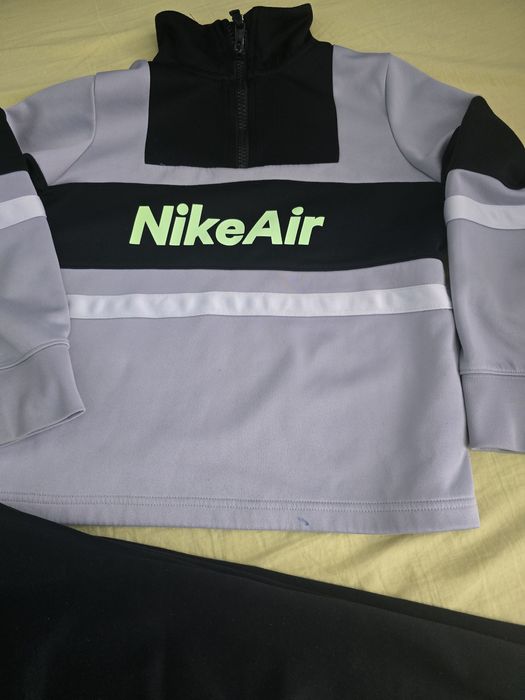 Много дрешки и обувки