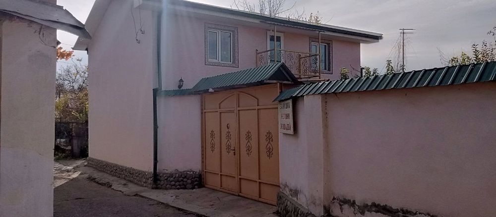 Yer sotiladi 6sotiq remont qilingan 2qavatli uyi bor  dakumentlari joy