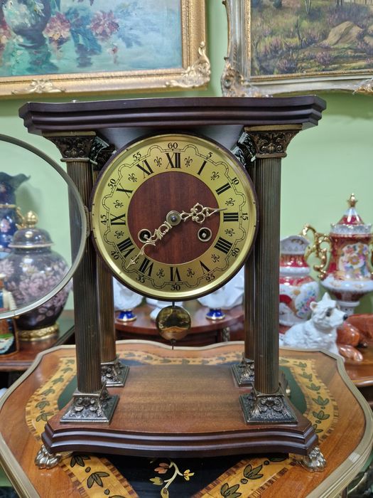 Прекрасен антикварен немски каминен часовник