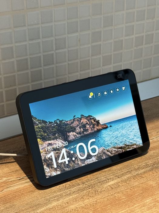 Amazon Echo Show 8 (2nd gen)