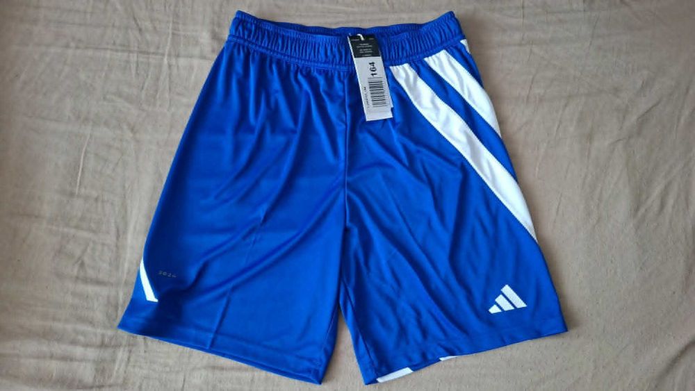 Детски шорти Adidas на Левски. Размер 164. С етикет.