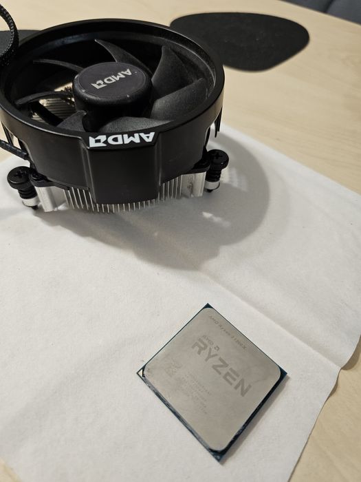 Ryzen 3 1300X + cooler original AMD (AM4)