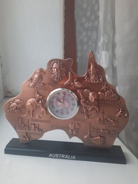 Часы настольные из Австралии