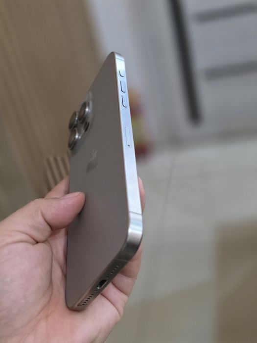 Iphone 15 pro max 256gb 87% yomkost ekranda dogi bor