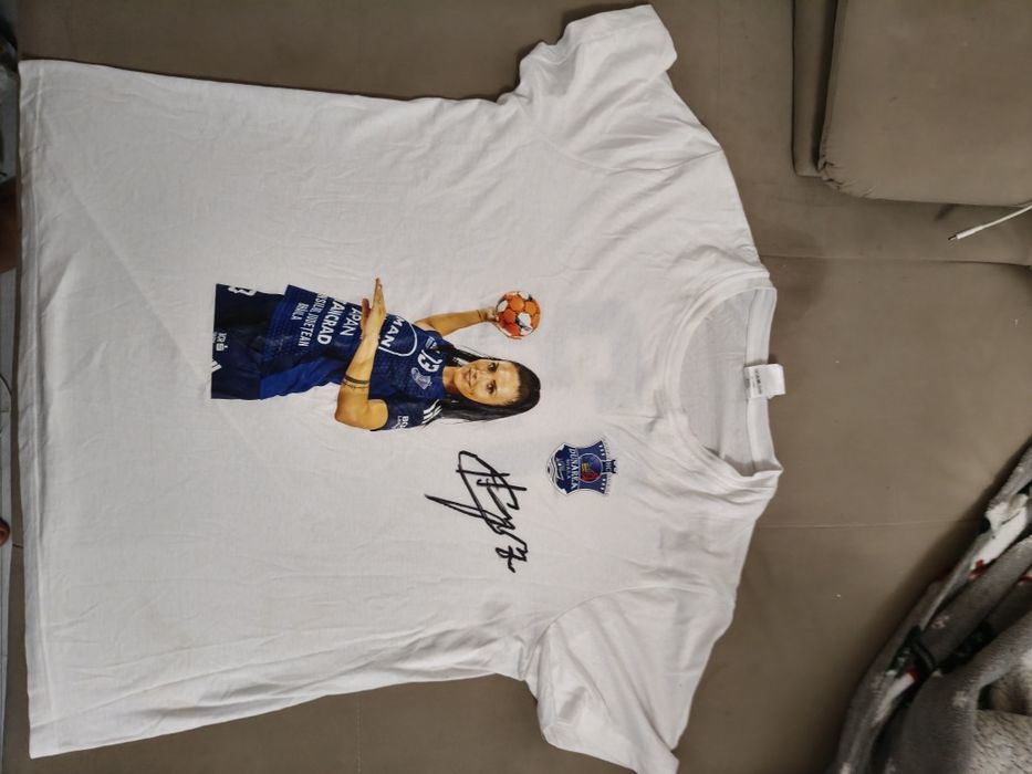 Tricou semnat de Cristina Neagu