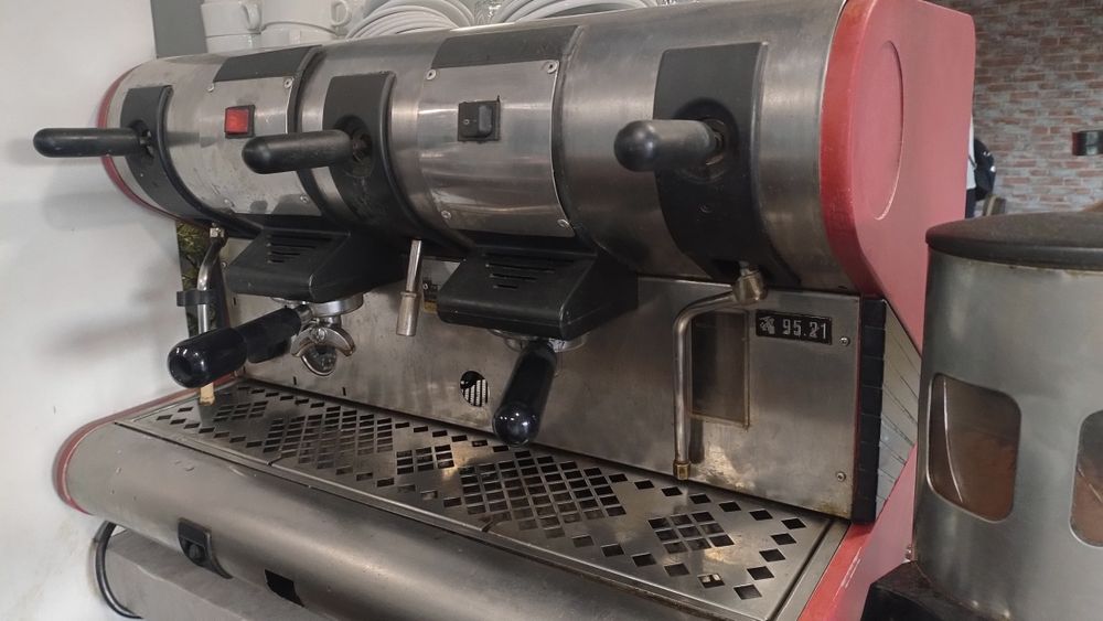 Кафемашина La San Marko с две групи