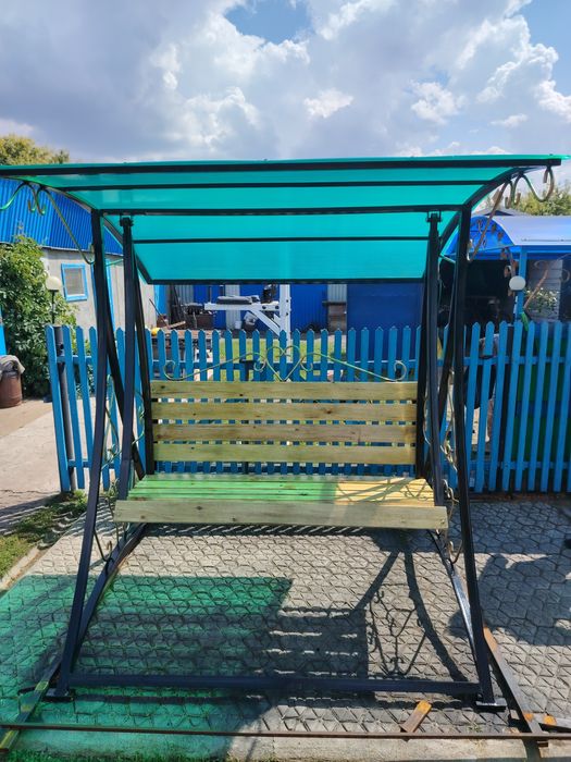 продам качелю новую.