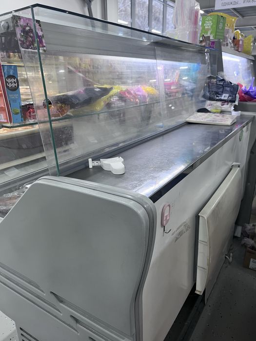 Продам холодильник витринный