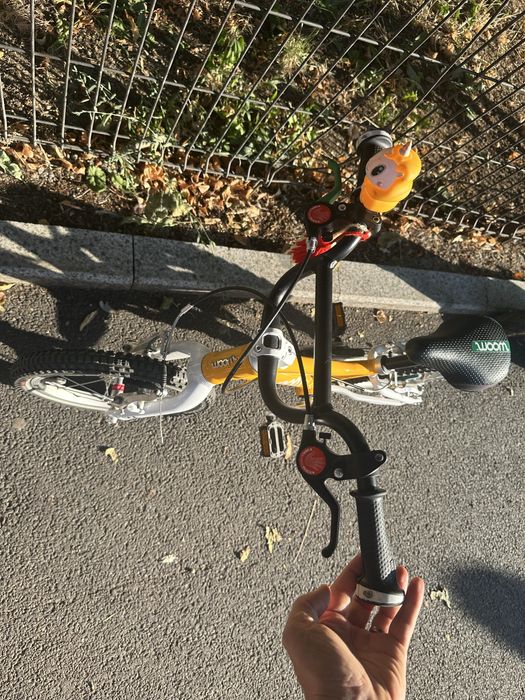 Vand bicicleta WOOM 2 impecabila