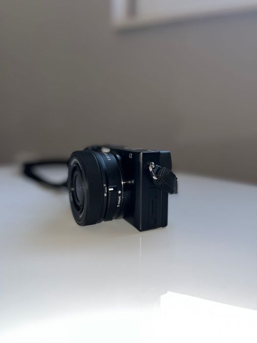 Фотоапарат Sony A6100 + обектив